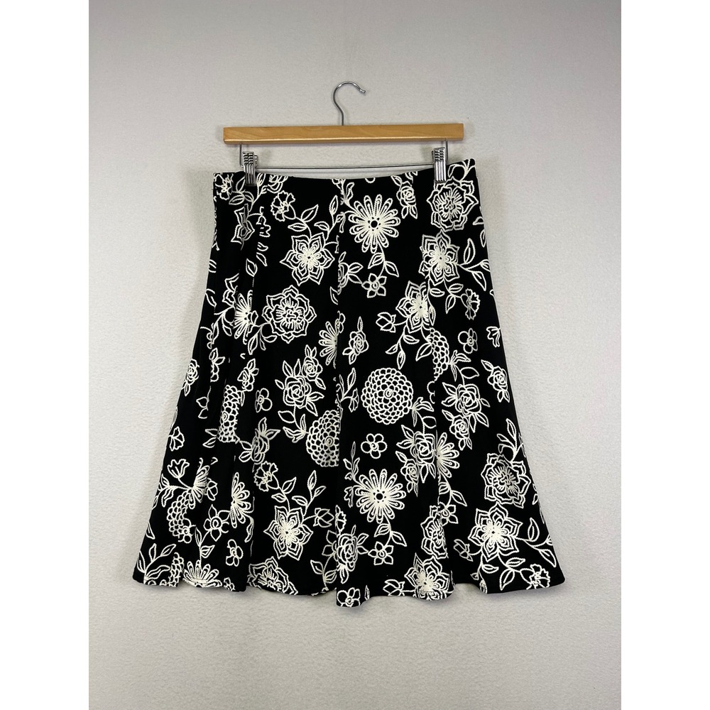 Floral‎ Embroidered Chances R Women Large Black White A-Line Knee Length Skirt